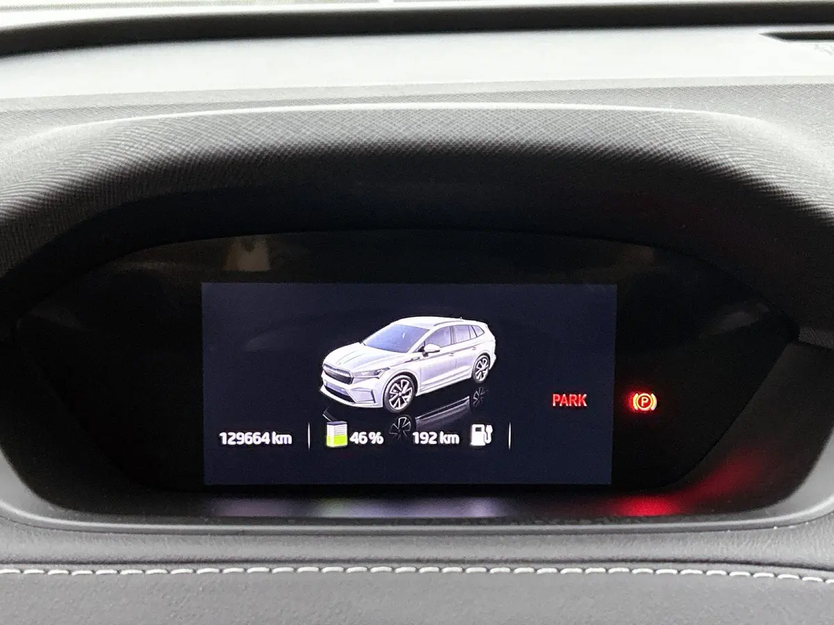 80 Origineel Nederlands | 92,1% SOH | Trekhaak | HEV | Cruise Control | Stoelverwarming | Stuurverwarming | Parkeersensoren Voor en Achter | Achteruitrijcamera | 360 Camera