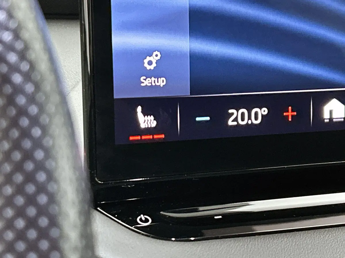 80 Origineel Nederlands | 92,1% SOH | Trekhaak | HEV | Cruise Control | Stoelverwarming | Stuurverwarming | Parkeersensoren Voor en Achter | Achteruitrijcamera | 360 Camera