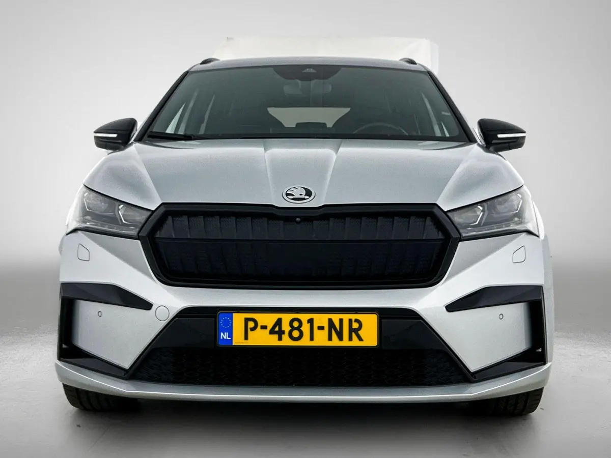 80 Origineel Nederlands | 92,1% SOH | Trekhaak | HEV | Cruise Control | Stoelverwarming | Stuurverwarming | Parkeersensoren Voor en Achter | Achteruitrijcamera | 360 Camera