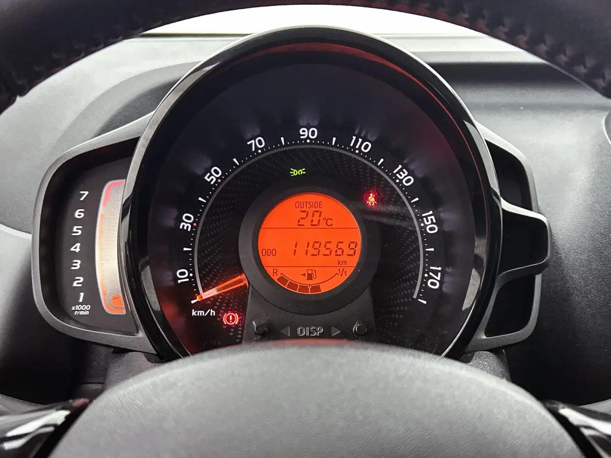 1.0 VVT-i x-play 1e Eigenaar | Origineel Nederlands | Achteruitrijcamera | Cruise Control