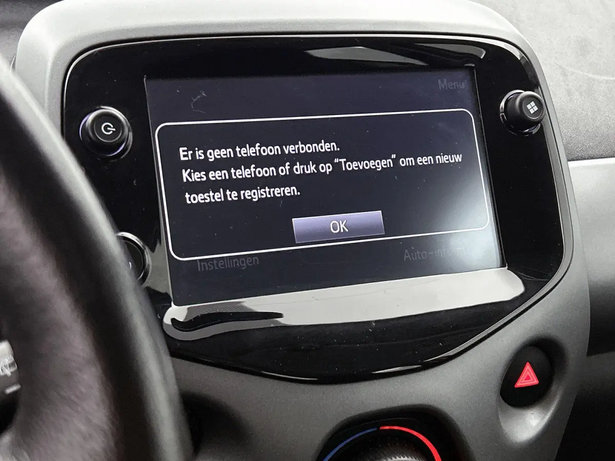 1.0 VVT-i x-play 1e Eigenaar | Origineel Nederlands | Achteruitrijcamera | Cruise Control
