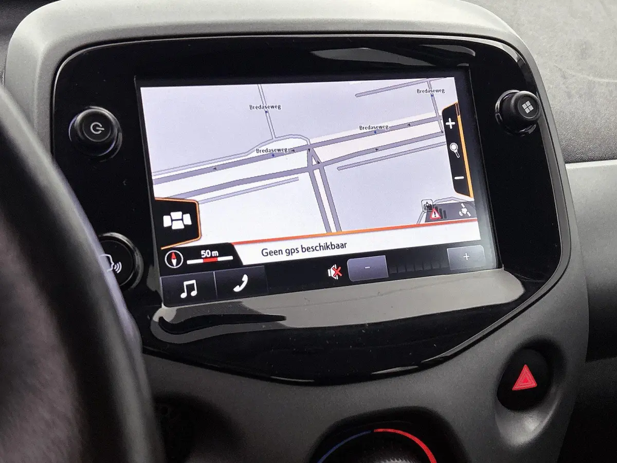 1.0 VVT-i x-play 1e Eigenaar | Origineel Nederlands | Achteruitrijcamera | Cruise Control