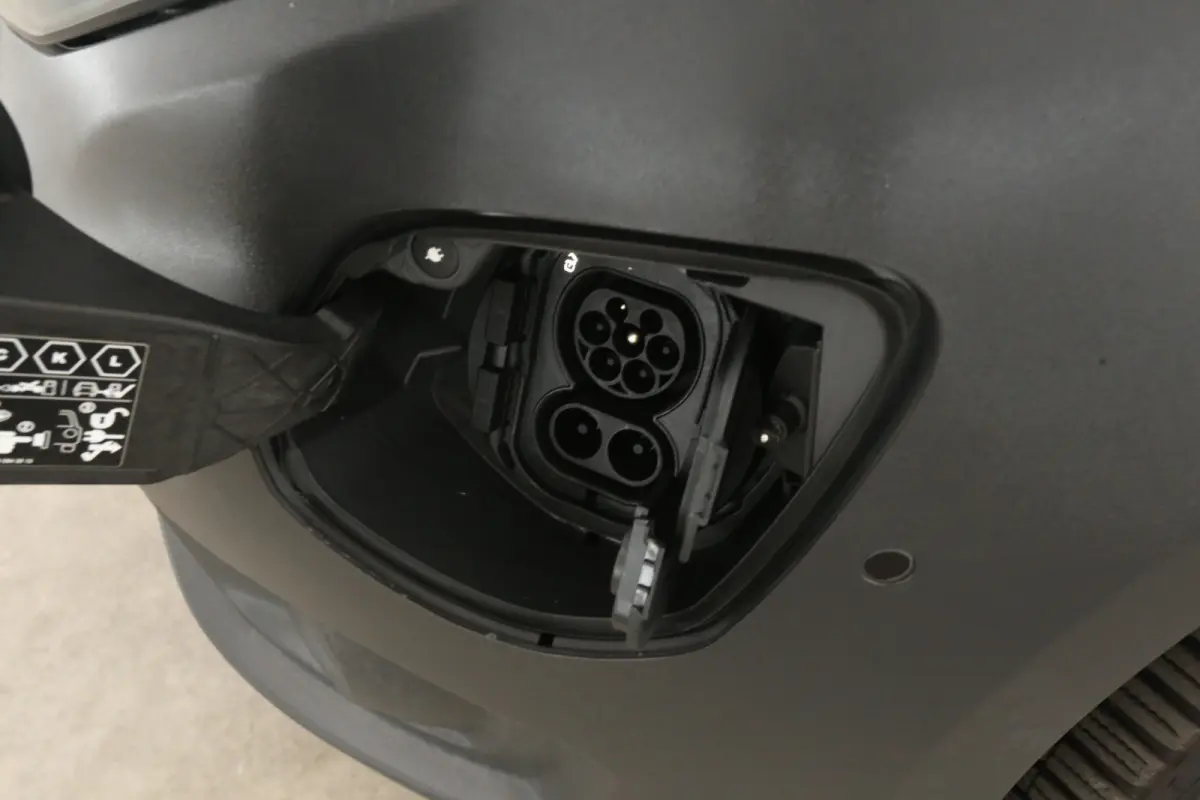 Lang 66 kWh | Snelladen | SOH 97% | Airco | Cruise | Camera | Carplay | 3 Zits | Navi | Parkeersens.