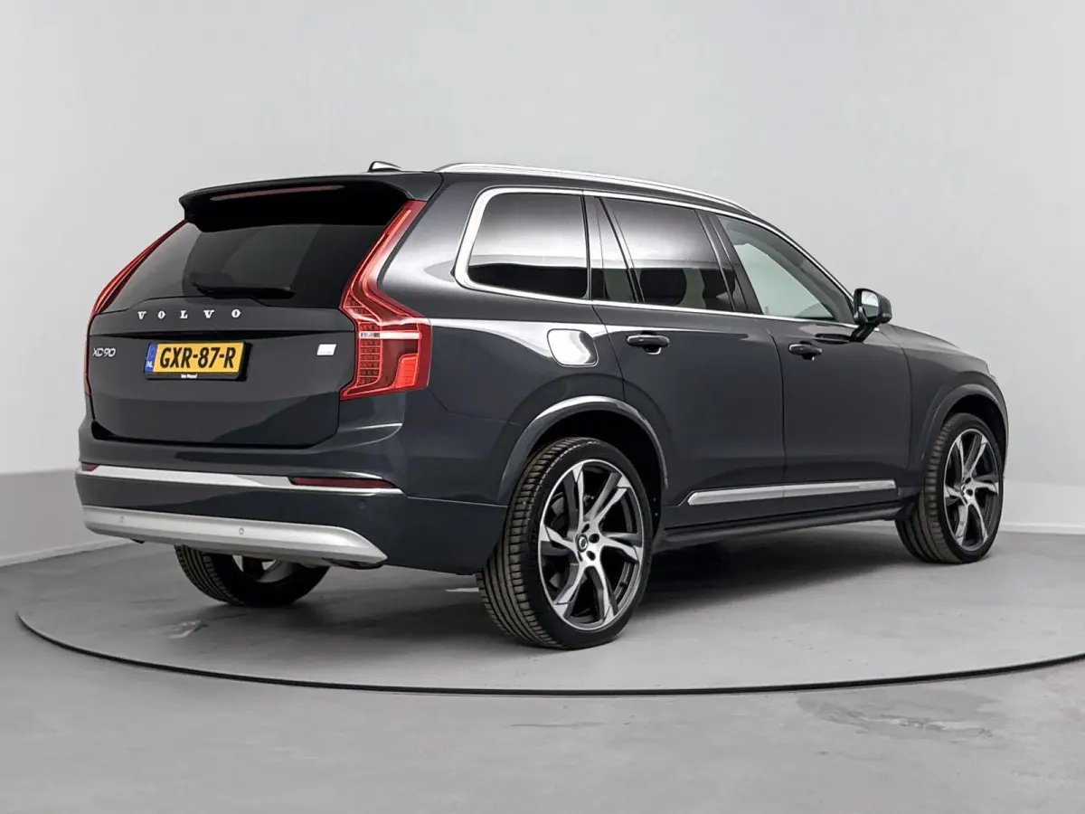 2.0 T8 Recharge AWD R-Design | PHEV | 85% SOH | 7 personen | Trekhaak | Lederen Bekleding | Dodehoekdetectie | Cruise Control | Head-Up Display | 360-Camera | Stoel- en Stuurverwarming