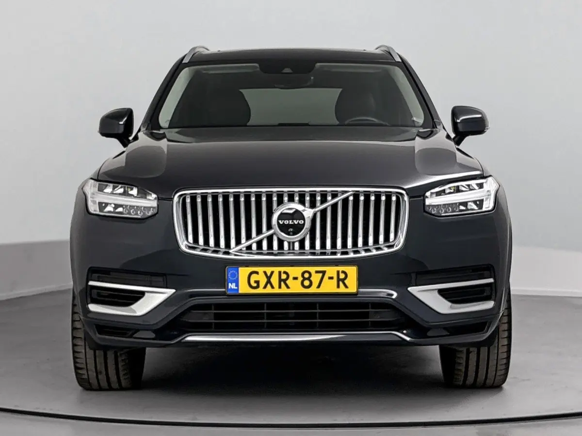 2.0 T8 Recharge AWD R-Design | PHEV | 85% SOH | 7 personen | Trekhaak | Lederen Bekleding | Dodehoekdetectie | Cruise Control | Head-Up Display | 360-Camera | Stoel- en Stuurverwarming