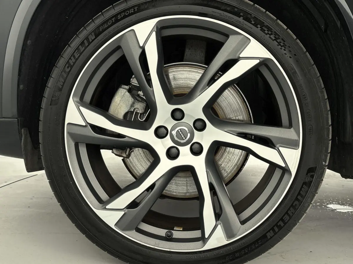 2.0 T8 Recharge AWD R-Design | PHEV | 85% SOH | 7 personen | Trekhaak | Lederen Bekleding | Dodehoekdetectie | Cruise Control | Head-Up Display | 360-Camera | Stoel- en Stuurverwarming