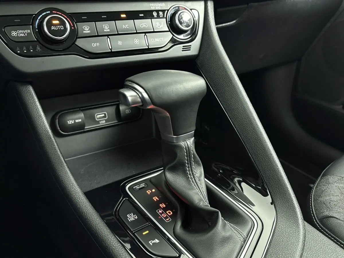 1.6 GDi PHEV DynamicLine Trekhaak | Apple Carplay | Android Auto | Adaptive Cruise Control | Achteruitrijcamera | Stoel- en Stuurverwarming