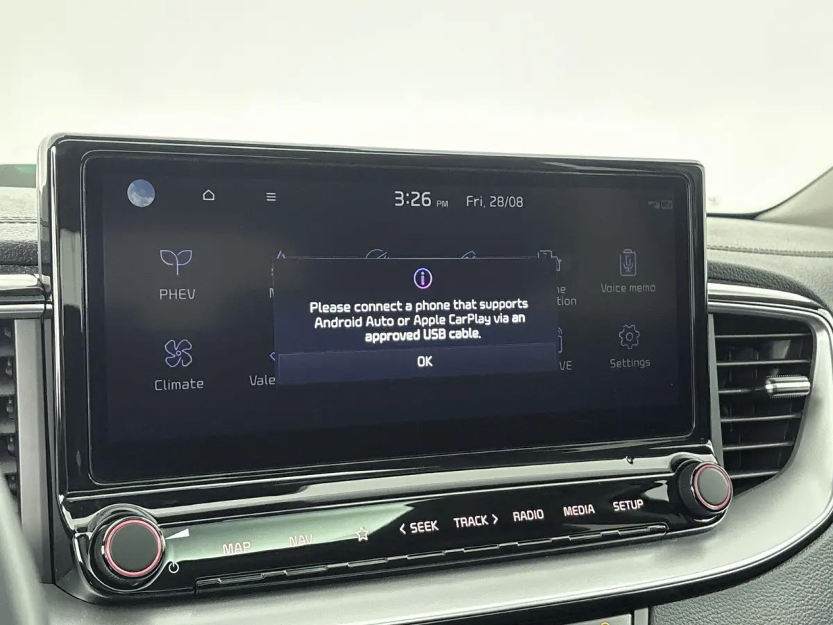 1.6 GDi PHEV ExecutiveLine Origineel Nederlands Voertuig | 94,6% SOH | Automaat | Trekhaak | Panorama en Schuif Kantel Dak | Parkeersensoren Voor en Achter | Achteruitrijcamera | Stoelverwar