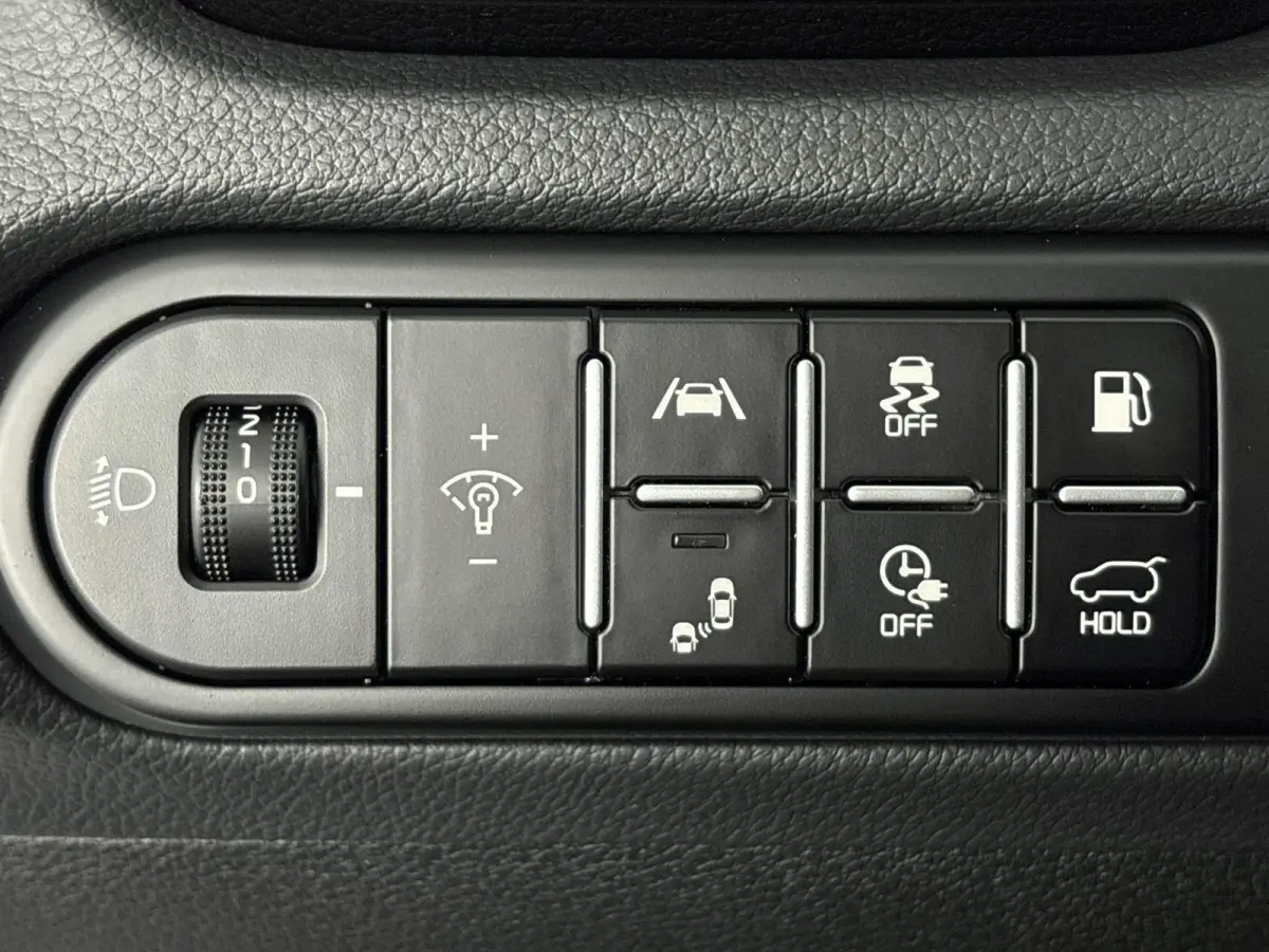 1.6 GDi PHEV ExecutiveLine Origineel Nederlands Voertuig | 94,6% SOH | Automaat | Trekhaak | Panorama en Schuif Kantel Dak | Parkeersensoren Voor en Achter | Achteruitrijcamera | Stoelverwar