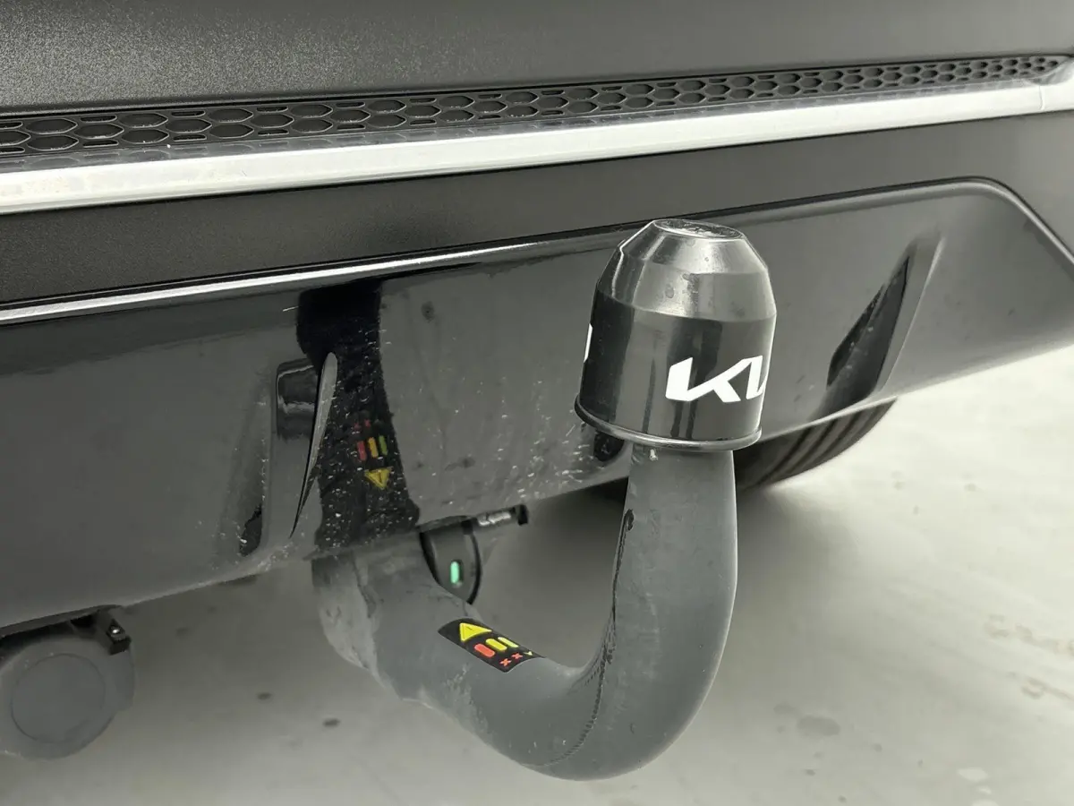 1.6 GDi PHEV ExecutiveLine Origineel Nederlands Voertuig | 94,6% SOH | Automaat | Trekhaak | Panorama en Schuif Kantel Dak | Parkeersensoren Voor en Achter | Achteruitrijcamera | Stoelverwar