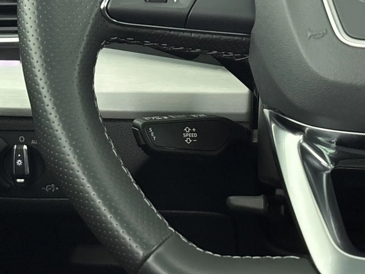 55 TFSI e S edition PHEV | 100% SOH | 1e Eigenaar | Automaat | Stoelverwarming | Panorama en Schuif Kantel Dak | Cruise Control | Achteruitrijcamera