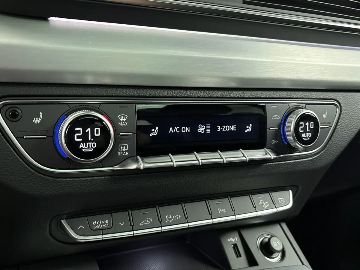 55 TFSI e S edition PHEV | 100% SOH | 1e Eigenaar | Automaat | Stoelverwarming | Panorama en Schuif Kantel Dak | Cruise Control | Achteruitrijcamera