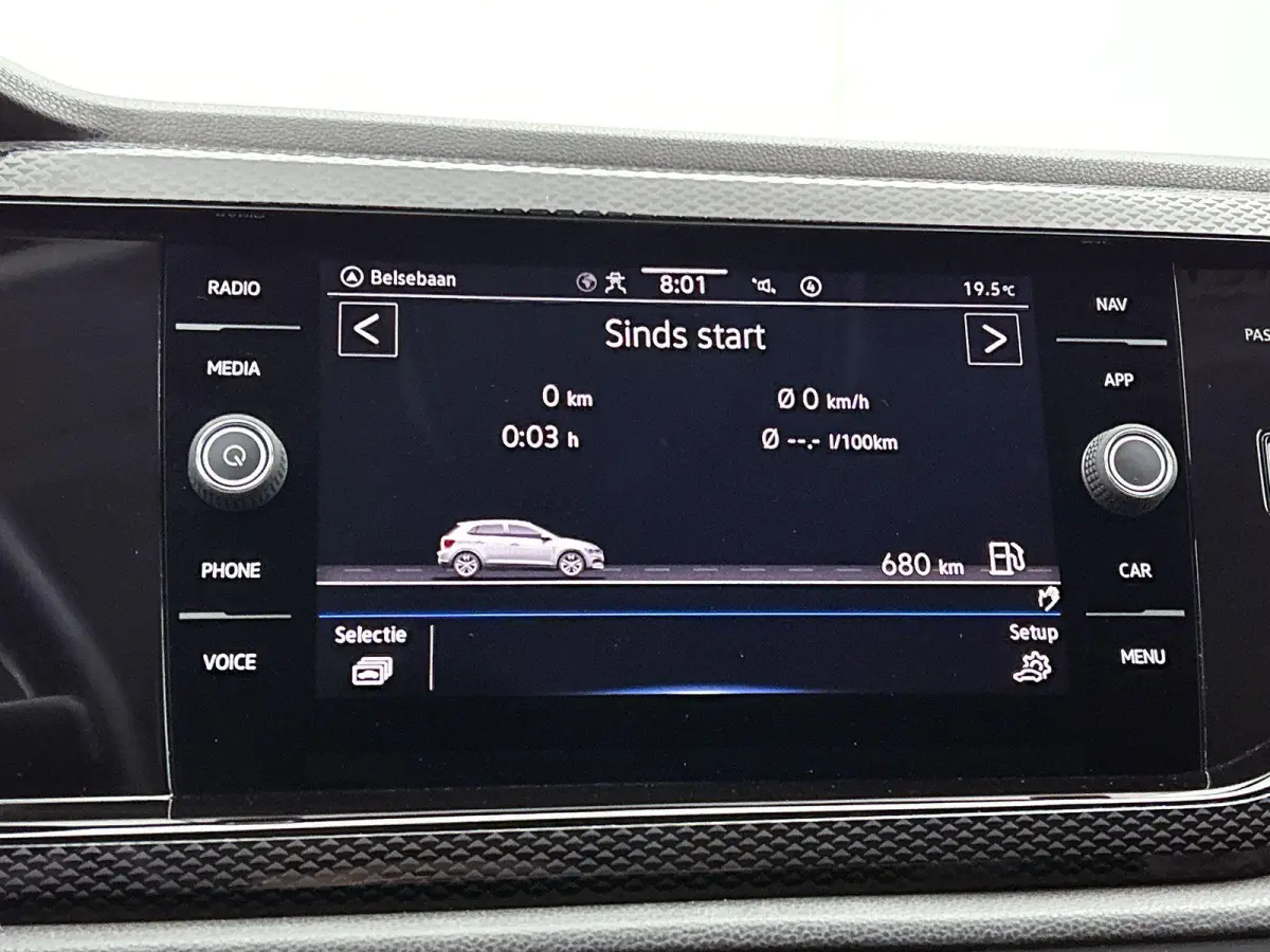 1.0 TSI Life Business 95 PK | Airco | Navigatie | Stoelverwarming | Adaptive Cruise Control | Lane Assist | Parkeersensoren | Lichtmetalenvelgen |