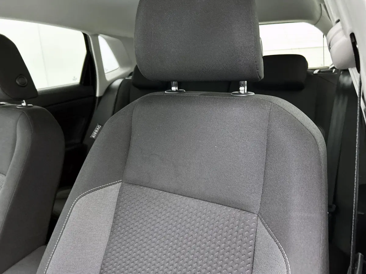 1.0 TSI Life Business 95 PK | Airco | Navigatie | Stoelverwarming | Adaptive Cruise Control | Lane Assist | Parkeersensoren | Lichtmetalenvelgen |