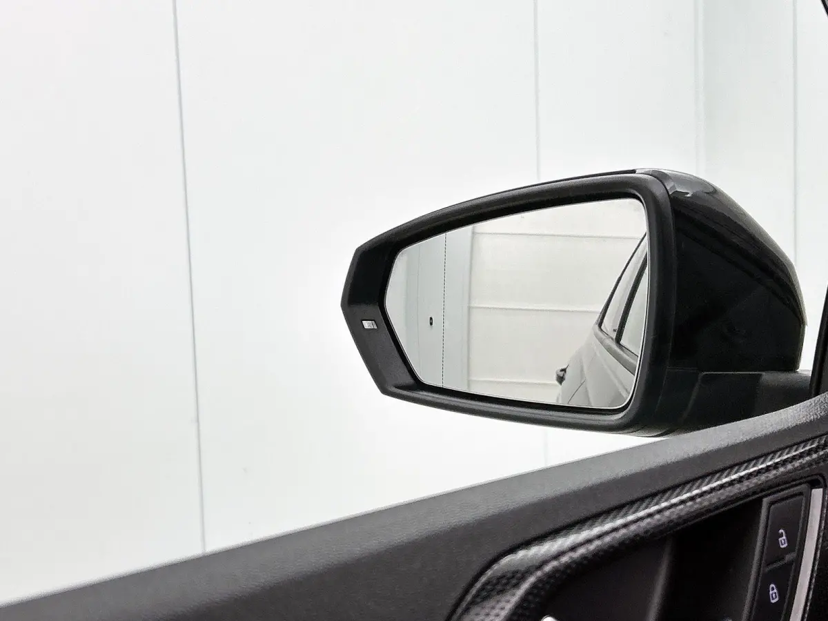 1.0 TSI Life Business 95 PK | Airco | Navigatie | Stoelverwarming | Adaptive Cruise Control | Lane Assist | Parkeersensoren | Lichtmetalenvelgen |