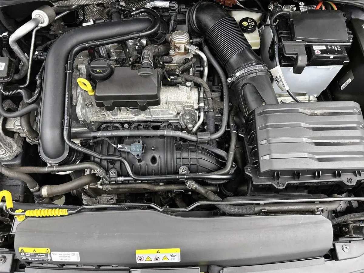 1.0 TSI Life Business 95 PK | Airco | Navigatie | Stoelverwarming | Adaptive Cruise Control | Lane Assist | Parkeersensoren | Lichtmetalenvelgen |