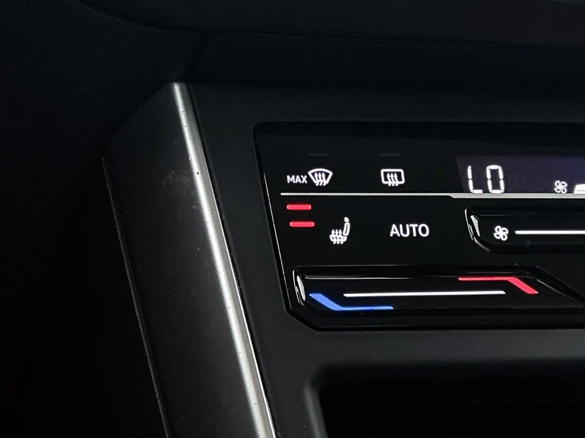 1.0 TSI Life Business 95 PK | Airco | Navigatie | Stoelverwarming | Adaptive Cruise Control | Lane Assist | Parkeersensoren | Lichtmetalenvelgen |