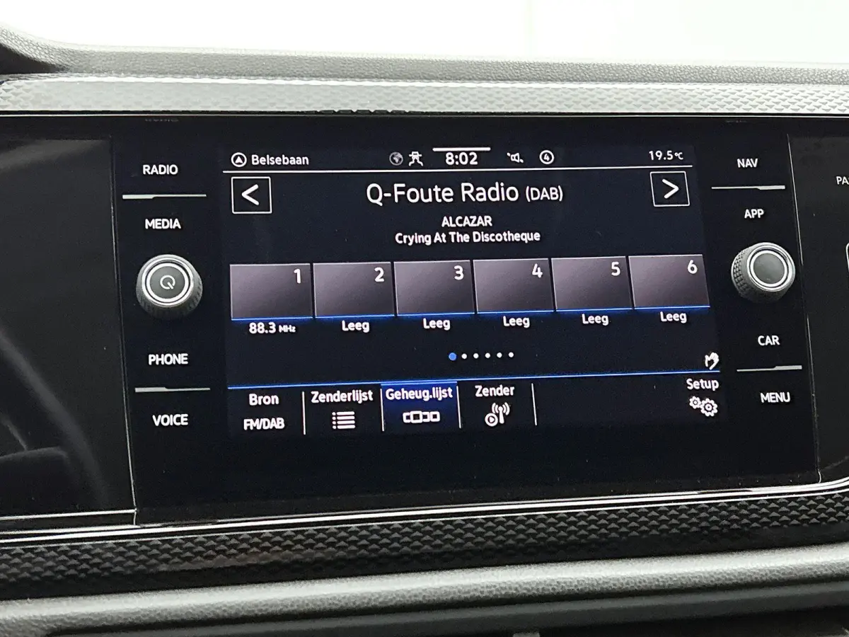 1.0 TSI Life Business 95 PK | Airco | Navigatie | Stoelverwarming | Adaptive Cruise Control | Lane Assist | Parkeersensoren | Lichtmetalenvelgen |