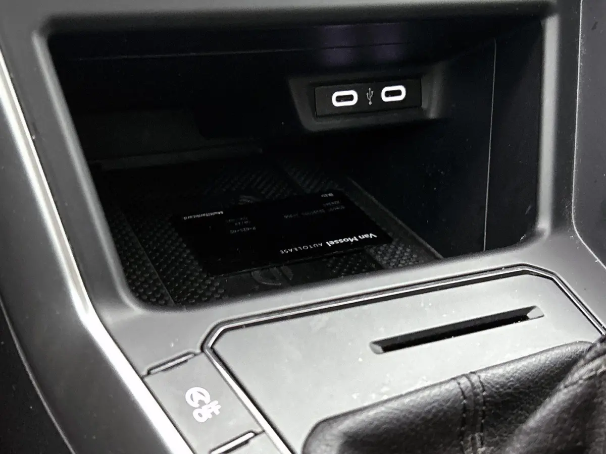 1.0 TSI Life Business 95 PK | Airco | Navigatie | Stoelverwarming | Adaptive Cruise Control | Lane Assist | Parkeersensoren | Lichtmetalenvelgen |