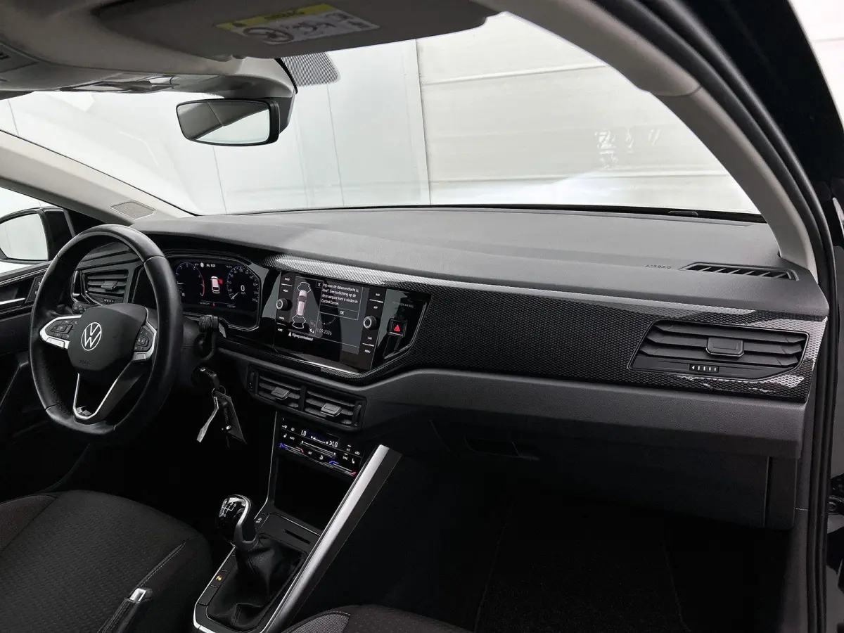 1.0 TSI Life Business 95 PK | Airco | Navigatie | Stoelverwarming | Adaptive Cruise Control | Lane Assist | Parkeersensoren | Lichtmetalenvelgen |
