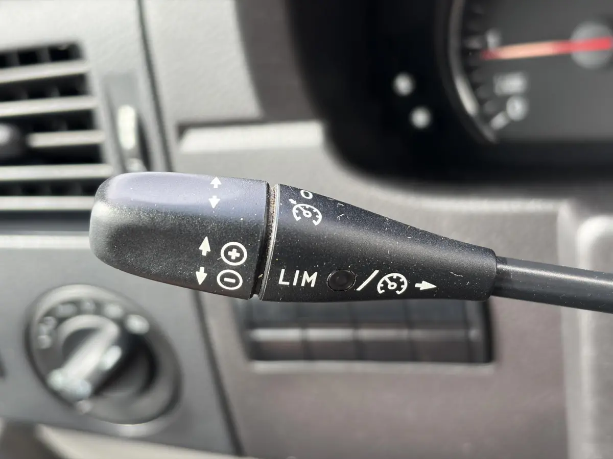 35 2.0 TDI L2H2*NAVI*CAM*CRUISE*A/C*HAAK*3PERS*