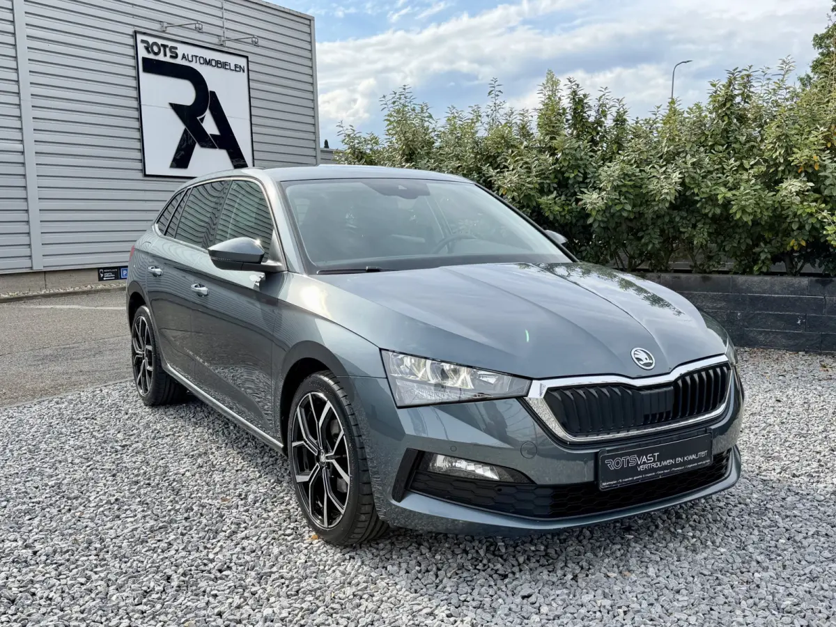 1.0 TSI DSG Ambition Navi|Carplay|LED|Stoelverw Grijs