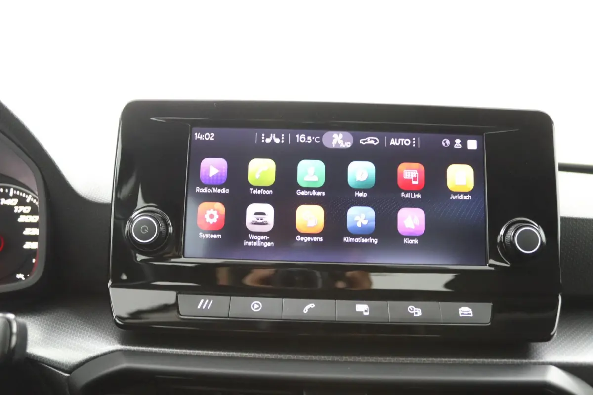 1.0 TSI Style*LED*ECC*KEYLESS*CRUISE*CARPLAY*