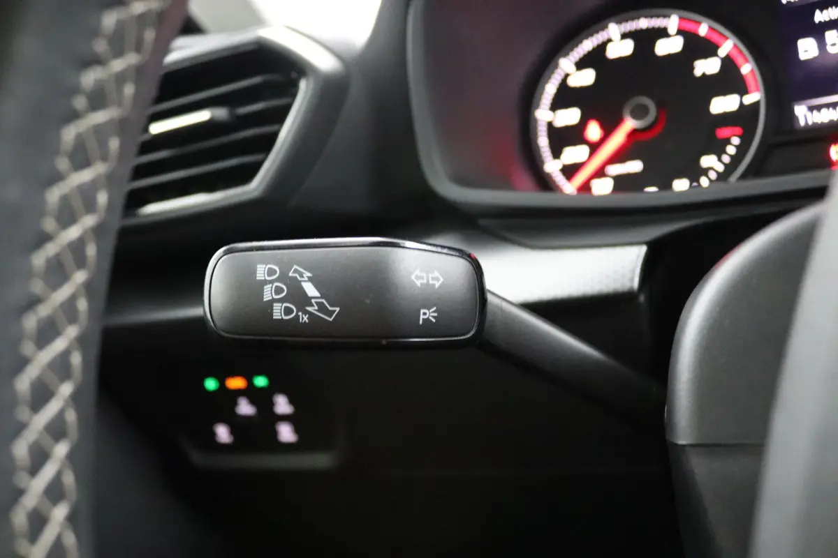 1.0 TSI Style*LED*ECC*KEYLESS*CRUISE*CARPLAY*