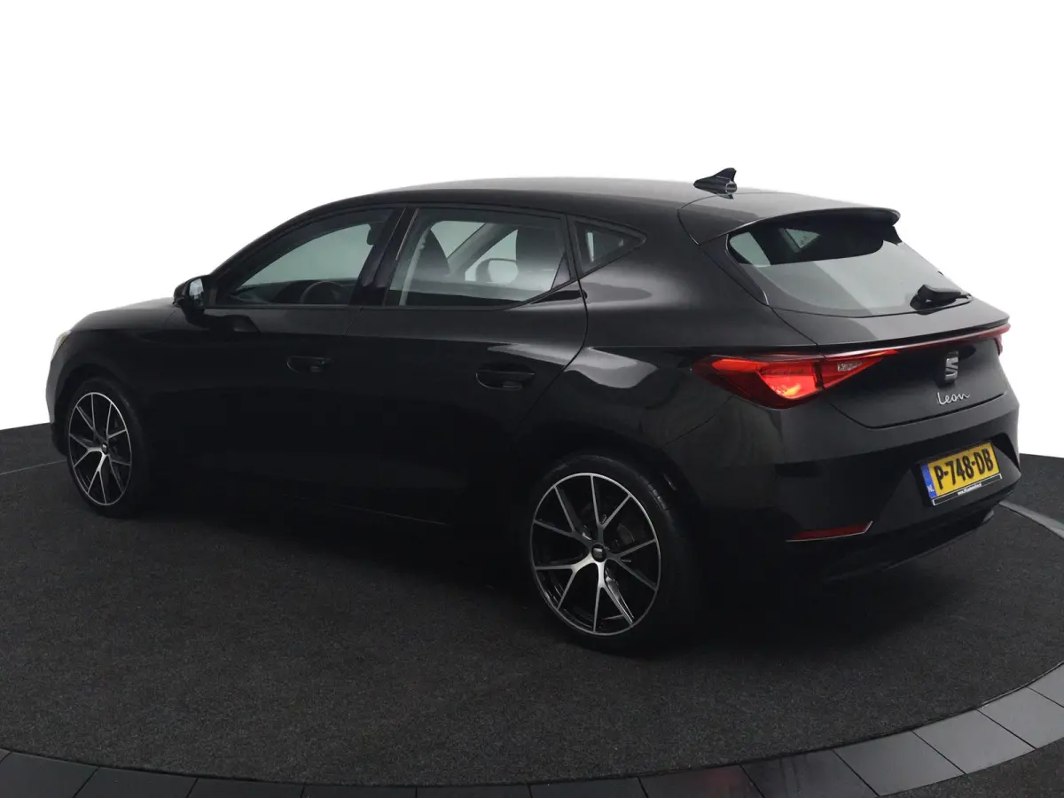 1.0 TSI Style*LED*ECC*KEYLESS*CRUISE*CARPLAY*