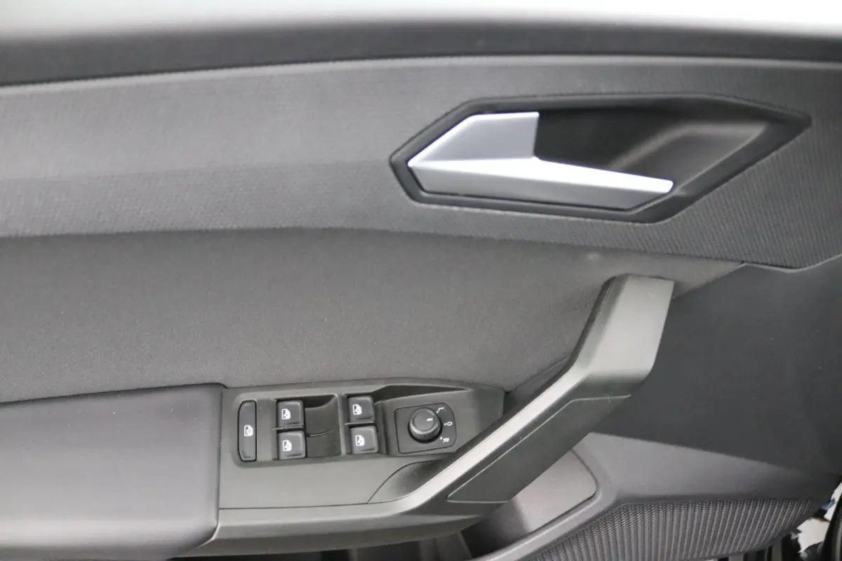 1.0 TSI Style*LED*ECC*KEYLESS*CRUISE*CARPLAY*