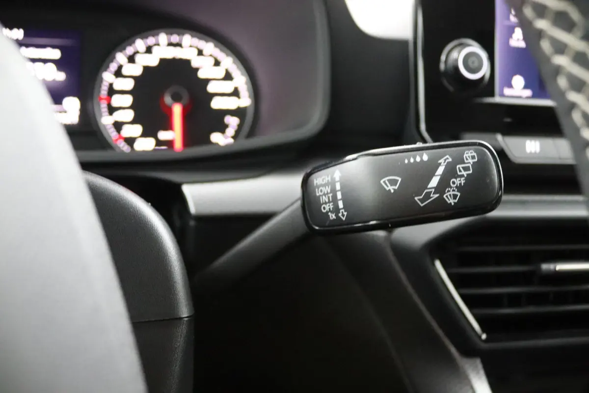 1.0 TSI Style*LED*ECC*KEYLESS*CRUISE*CARPLAY*