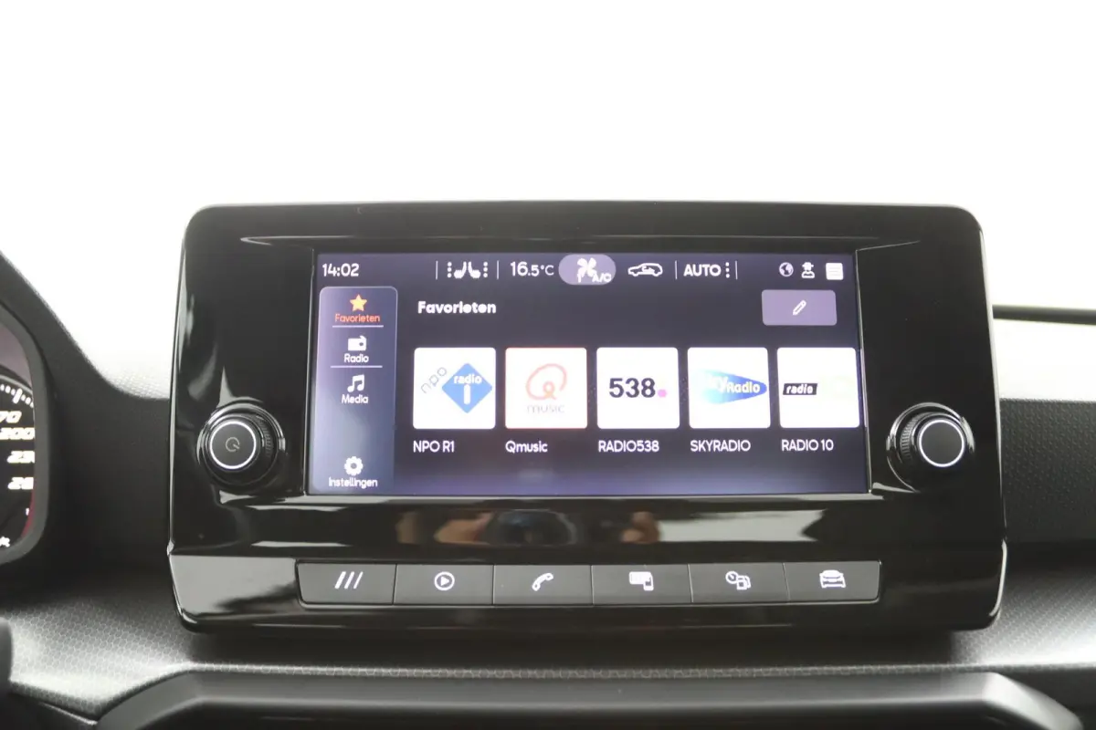 1.0 TSI Style*LED*ECC*KEYLESS*CRUISE*CARPLAY*