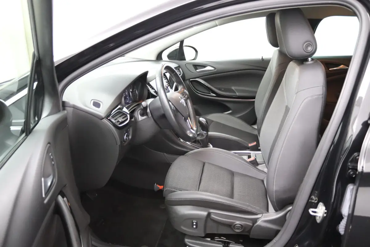 1.2*NAVI*ECC*CAM*CRUISE*HAAK*TEL*LED*