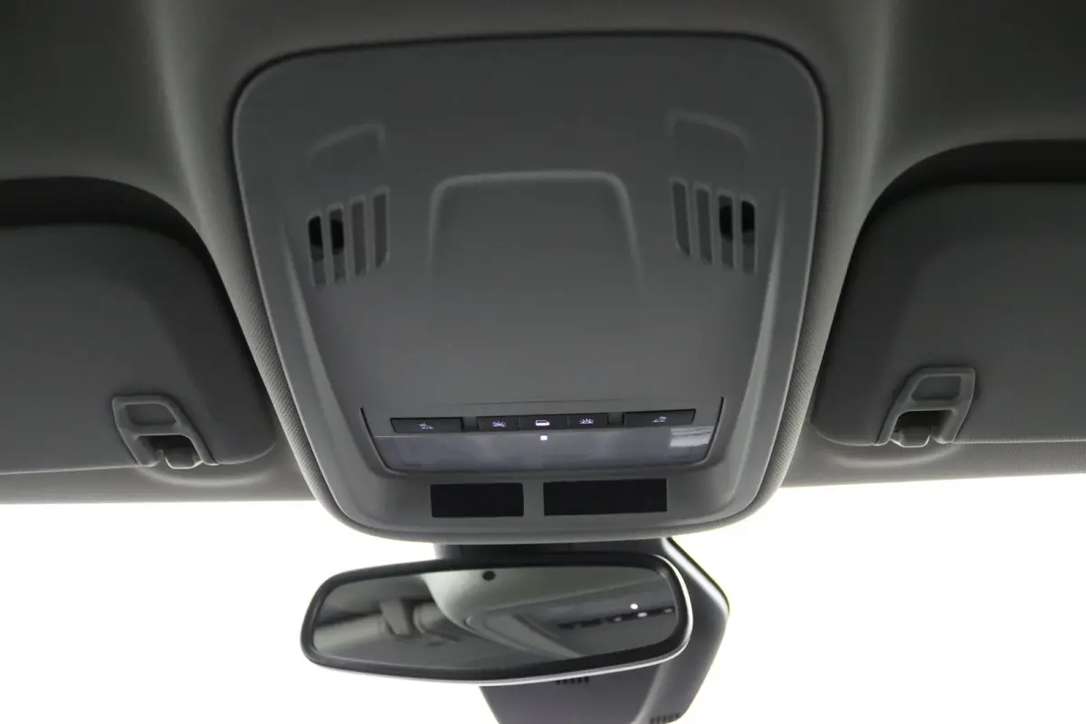 1.2*NAVI*ECC*CAM*CRUISE*HAAK*TEL*LED*