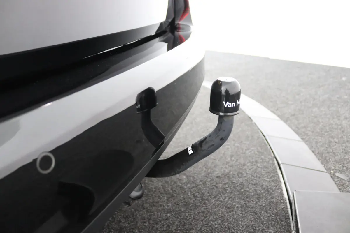 1.2*NAVI*ECC*CAM*CRUISE*HAAK*TEL*LED*