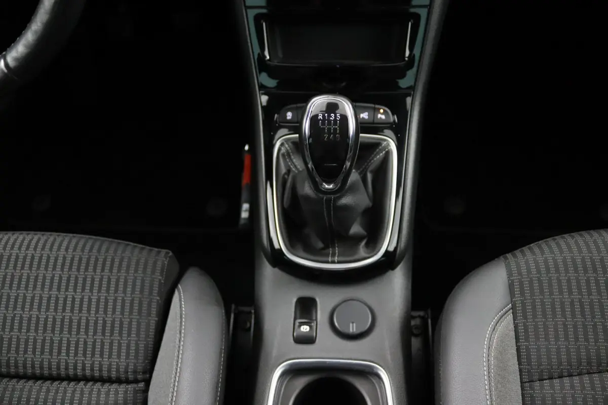 1.2*NAVI*ECC*CAM*CRUISE*HAAK*TEL*LED*