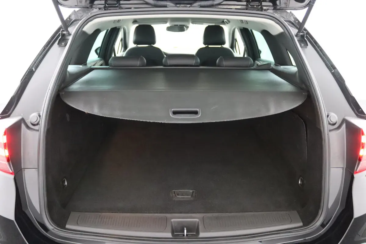 1.2*NAVI*ECC*CAM*CRUISE*HAAK*TEL*LED*