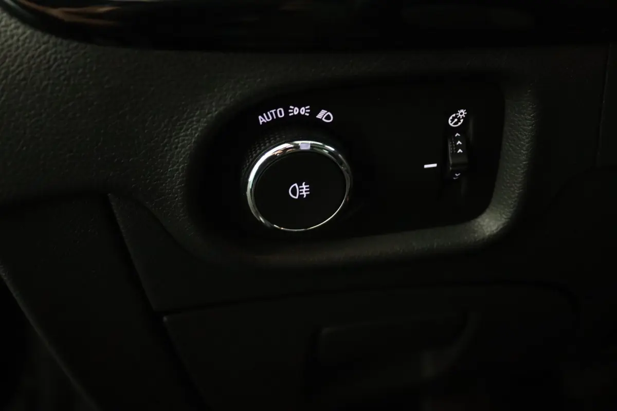 1.2*NAVI*ECC*CAM*CRUISE*HAAK*TEL*LED*