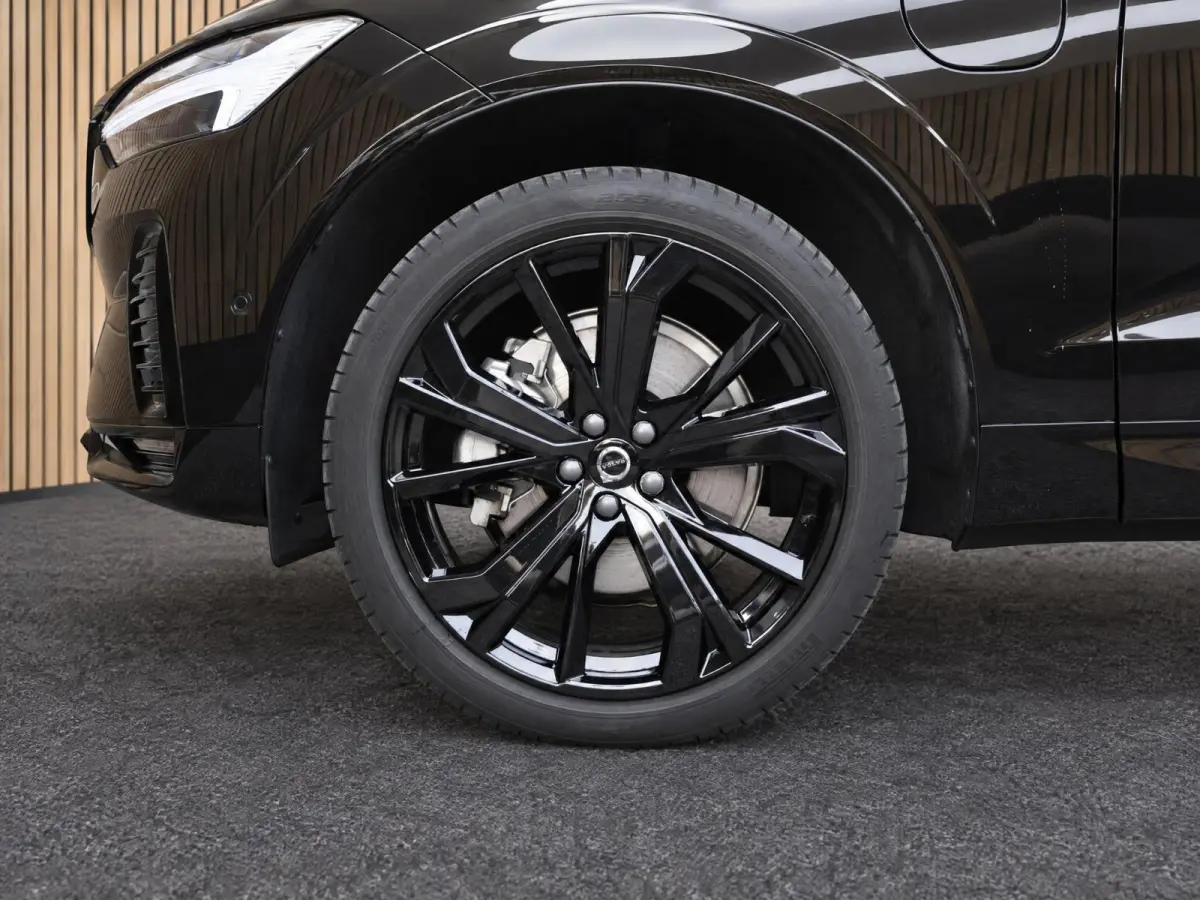 2.0 T6 Plug-in hybrid AWD Ultra Black Edition |Panorama |Head-Up |Harman/Kardon