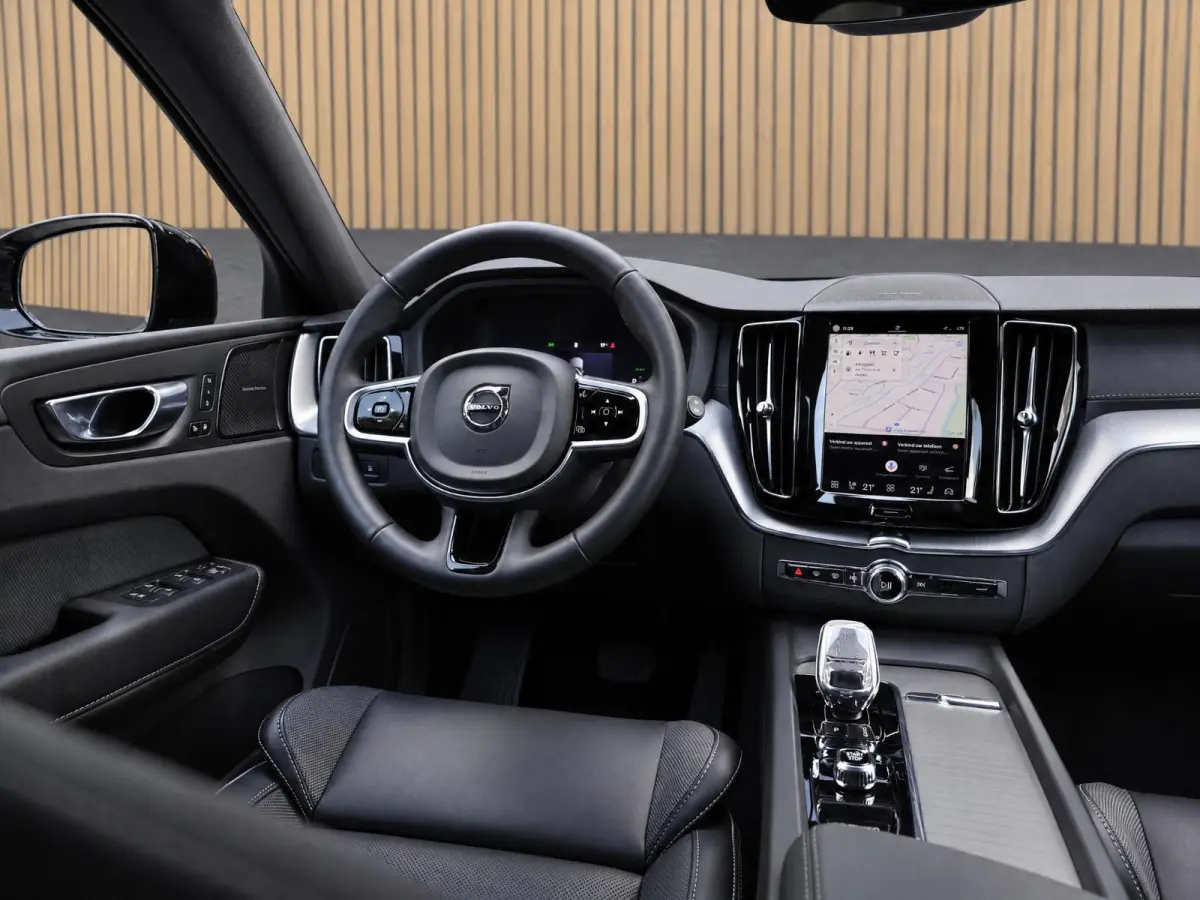 2.0 T6 Plug-in hybrid AWD Ultra Black Edition |Panorama |Head-Up |Harman/Kardon