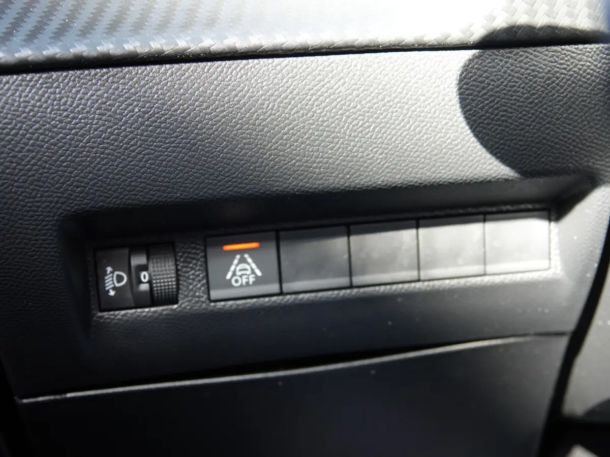 EV Blue Lease Active 50 kWh NAVI | LMV | PDC | CRUISE| AIRCO