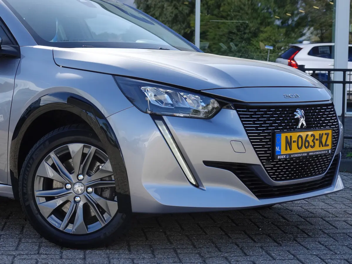 EV Blue Lease Active 50 kWh NAVI | LMV | PDC | CRUISE| AIRCO