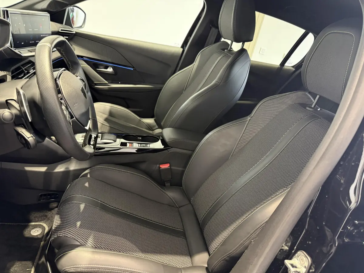 1.2 Hybrid 110 e-DCS6 GT l Camera l Navi l Parkeersensoren l Apple carplay & Android auto l DIRECT LEVERBAAR !!!