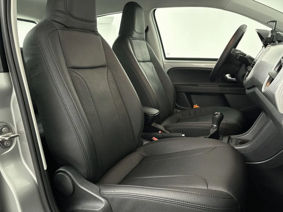 Up! 1.0 TSI BMT high up! | 90 PK | 5-deurs | Origineel Nederlands Voertuig | Lederen bekleding | Stoelverwarming | Cruise Control | Airco