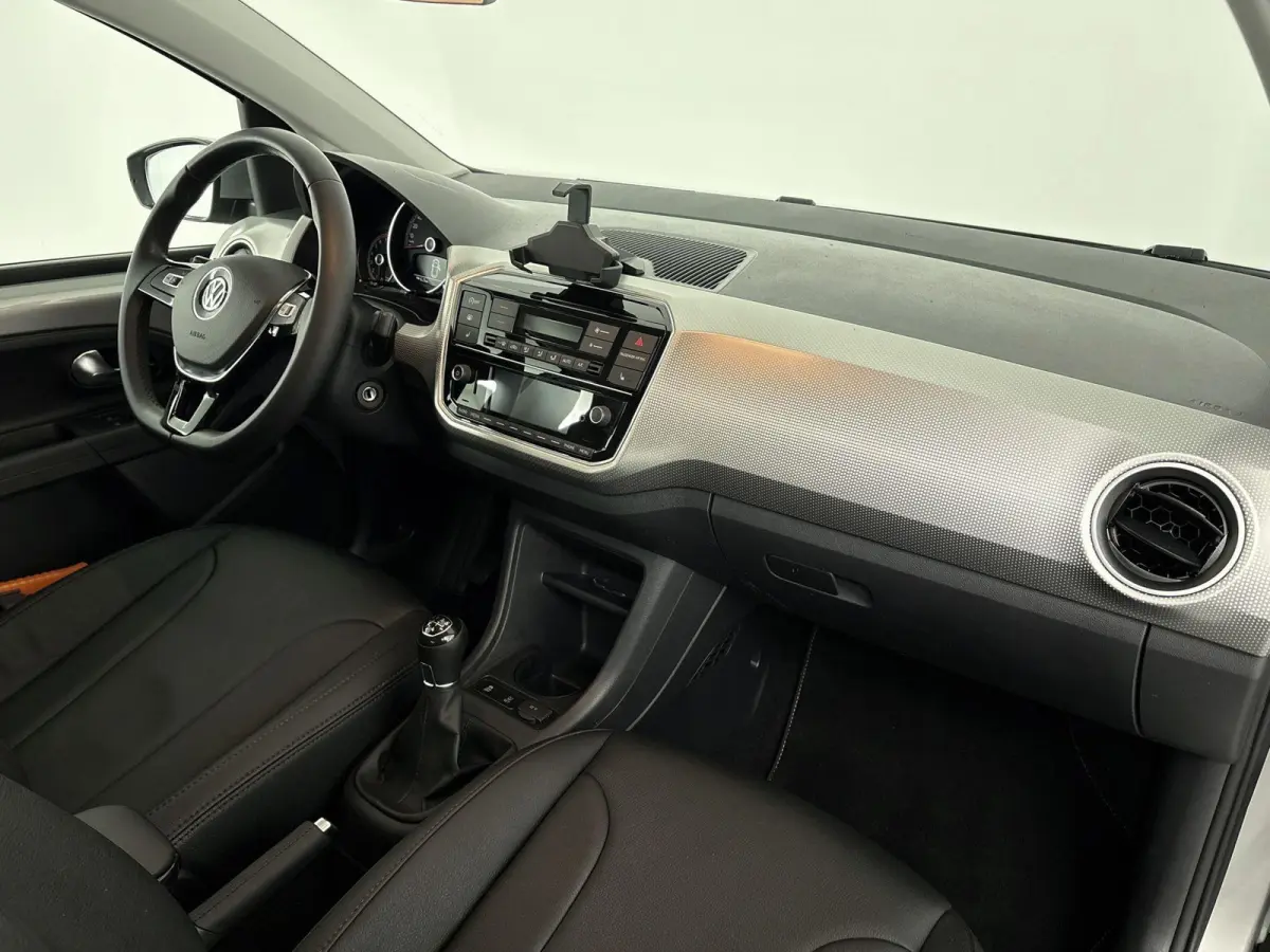 Up! 1.0 TSI BMT high up! | 90 PK | 5-deurs | Origineel Nederlands Voertuig | Lederen bekleding | Stoelverwarming | Cruise Control | Airco