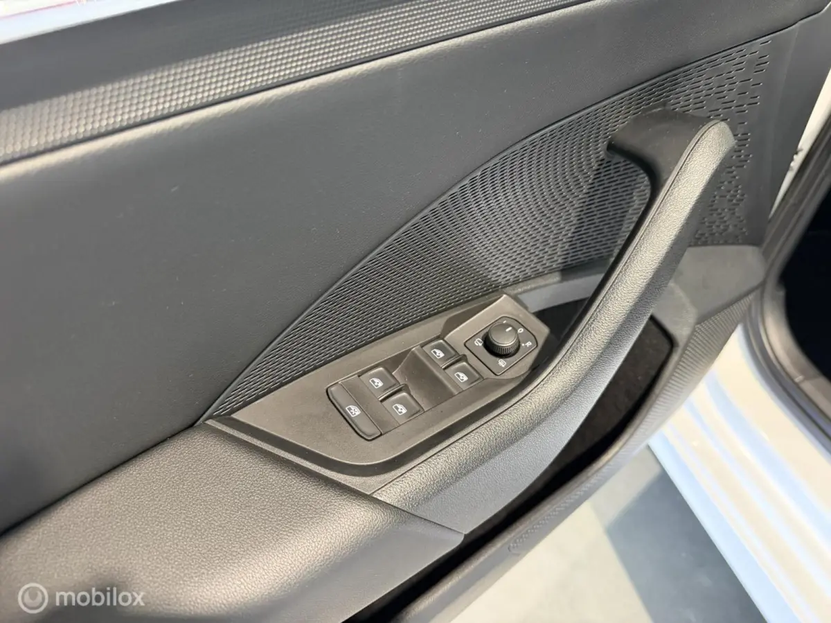 1.0 TSI Style, Navi|El. Panodak|Keyless|Carplay|Pdc|1e Eig.
