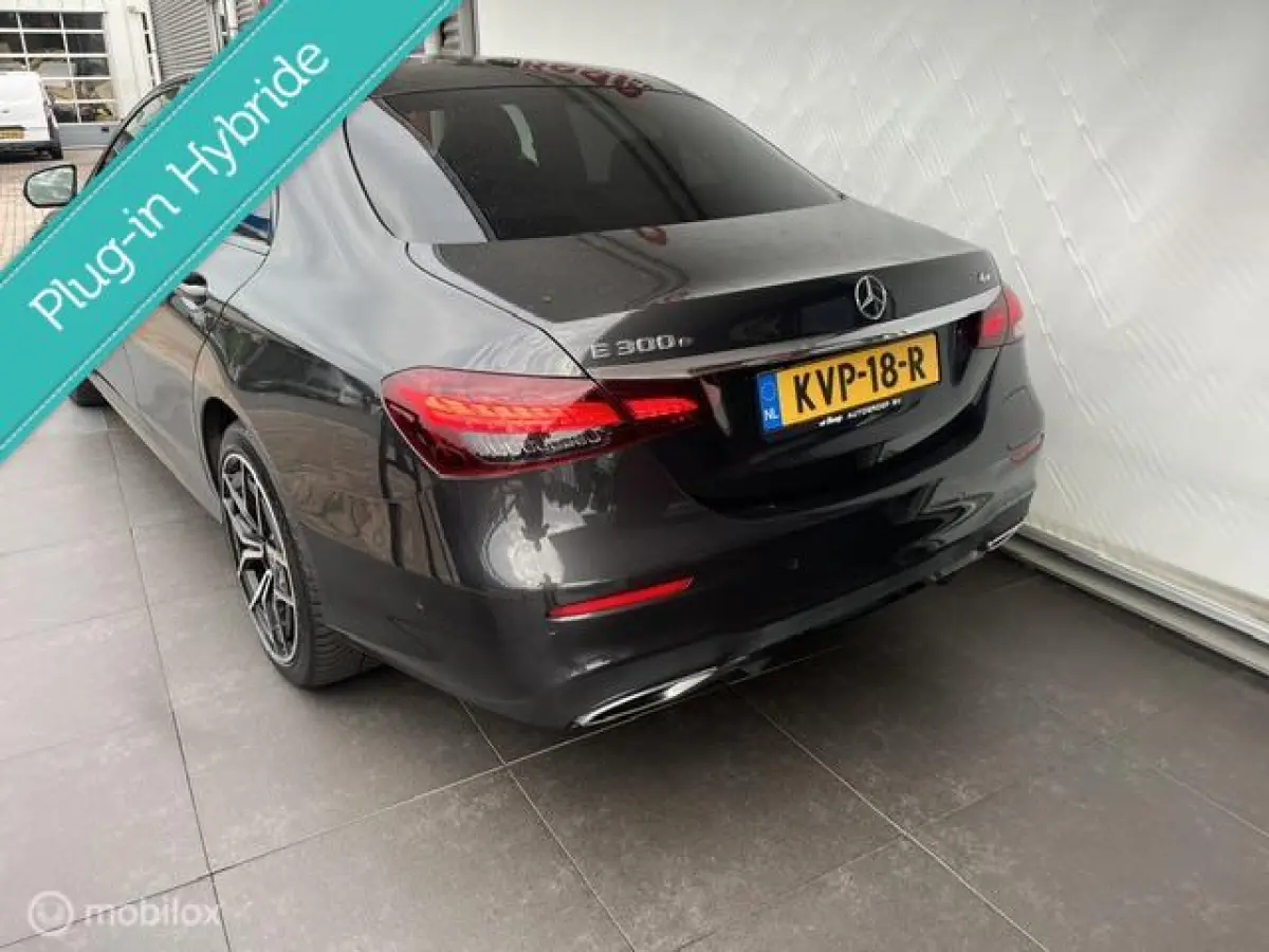 300 e 4MATIC AMG Line AMBIENTE DUBBEL SCHUIF BURMEISTER ELE TREKHAAK ETC SOH 96%