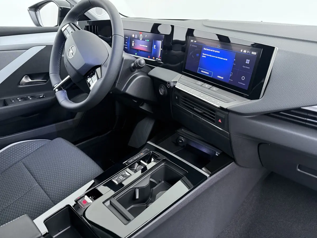 54 kWh Edition | Achteruitrijcamera | Airco (automatisch) | Apple Carplay/Android Auto|telefoonintegratie premium