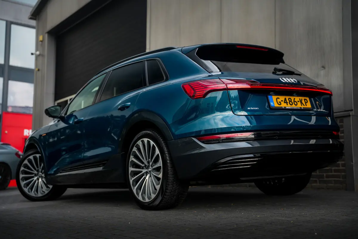 55 Quattro 408 pk Advanced 95 kWh Audi-Design / NL-Auto/ 89%SOH/ Soft-Close/ Pano-Dak/ Matrix-Led/ Lucht-Vering/ 360-Camera/ Adap.Cruise/ B&O-Sound /Marge-Auto 21'' LMV