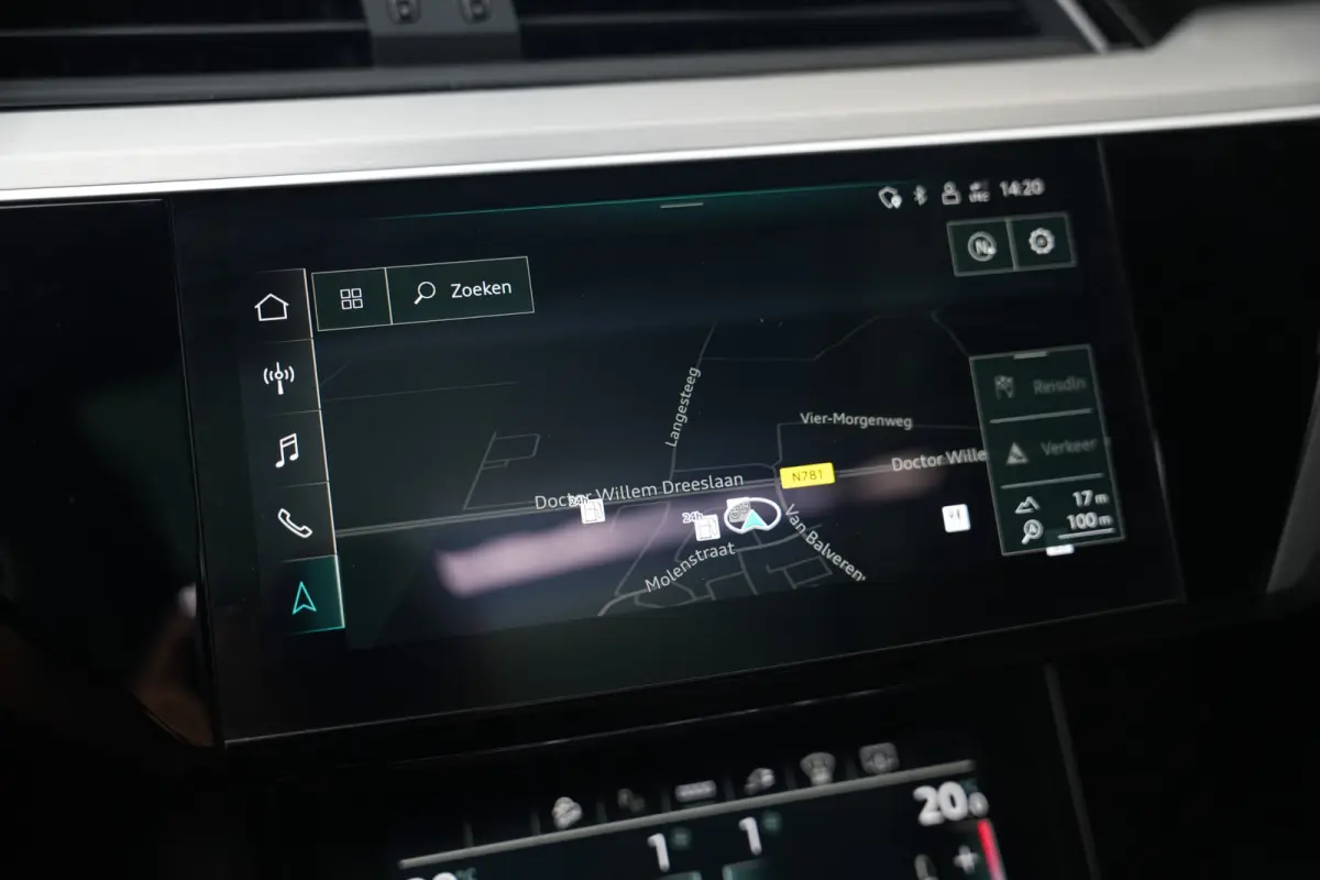 55 Quattro 408 pk Edition 95 kWh S-Line / Daytona-Grau/ Pano-Dak/ 89&SOH/ B&O 3D/ Matrix-LED/ Head-Up/ Lucht-Vering/ Stoelverw. V&A/ Stuurverw./